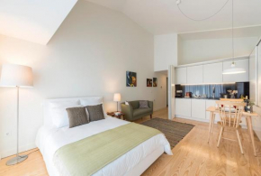 Отель Bright Downtown Apartment  Atiães